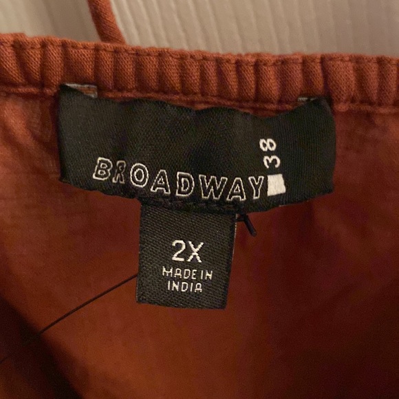 Broadway 38 Embroidered Ruffle Sleeveless Top Smocked Waist Dark Caramel Sz 2X - Picture 6 of 11